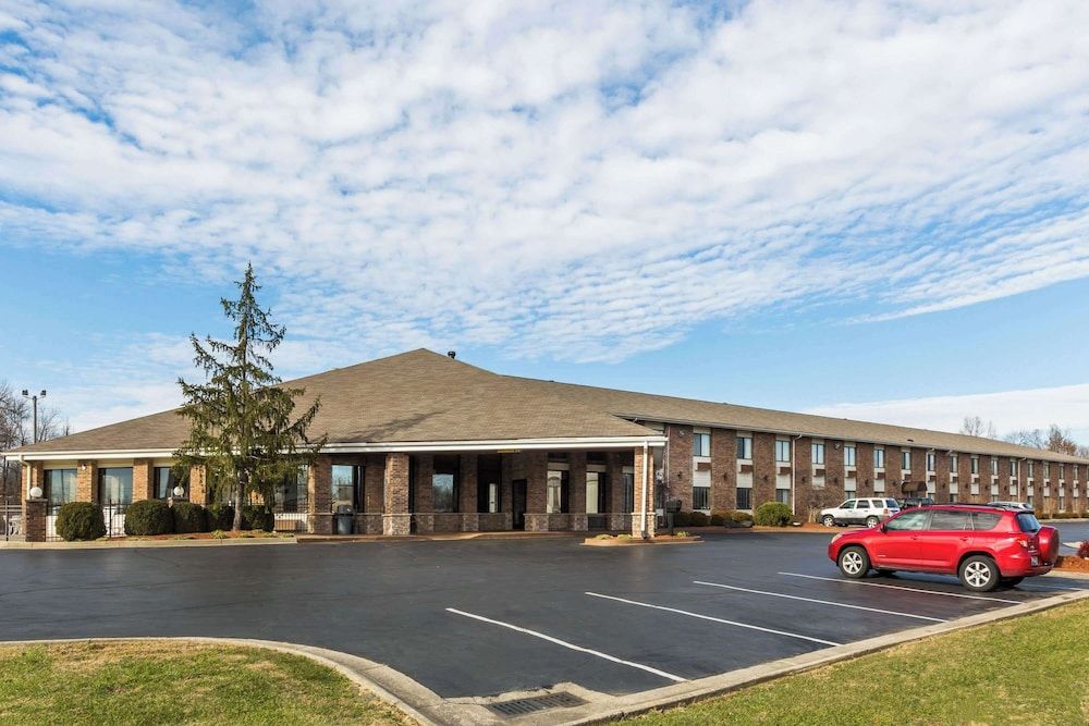 Baymont by Wyndham Louisville South I 65 2 estrellas en Brooks