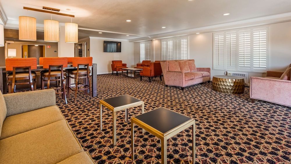 Lompoc Valley Inn and Suites 3