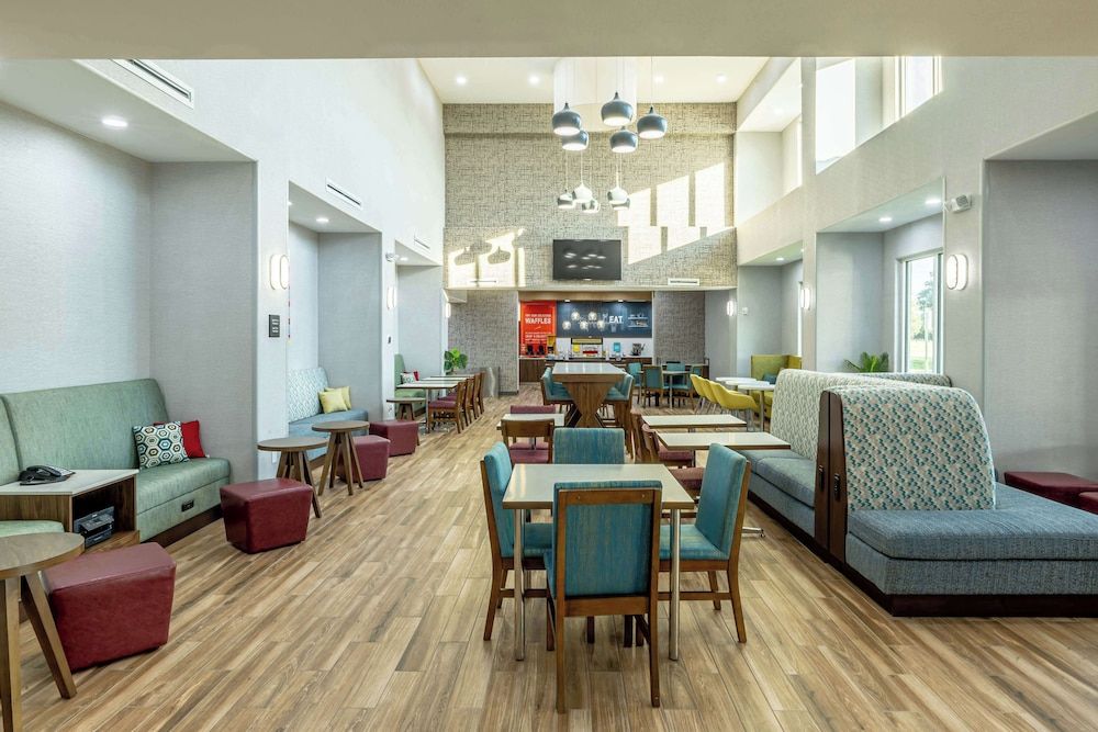 Hampton Inn & Suites Cleburne 3