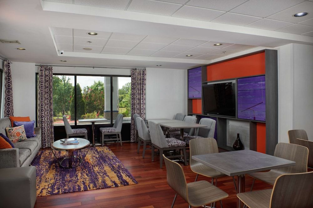 Hampton Inn Clemson-University Area 3