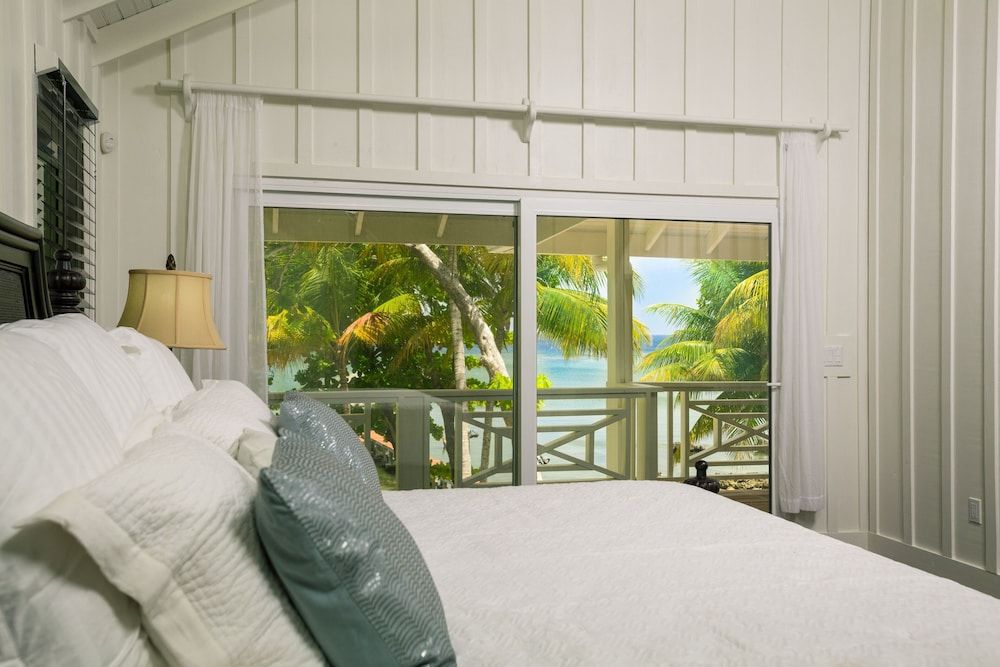 Serenity Beach House 3