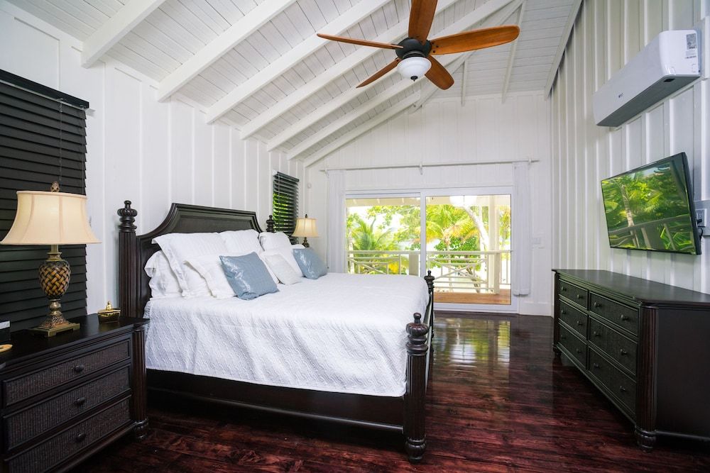 Serenity Beach House 2