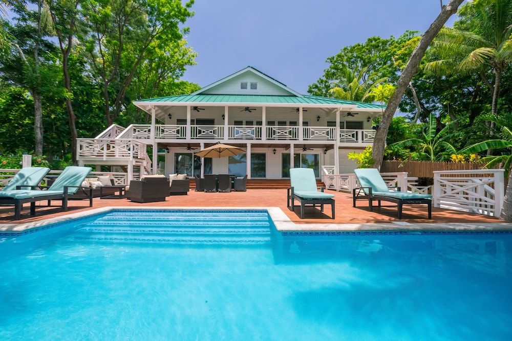 Serenity Beach House -1 estrelas em West End