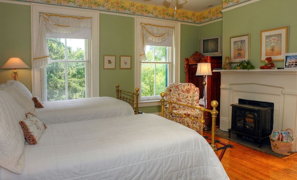 Rockwood Manor 3