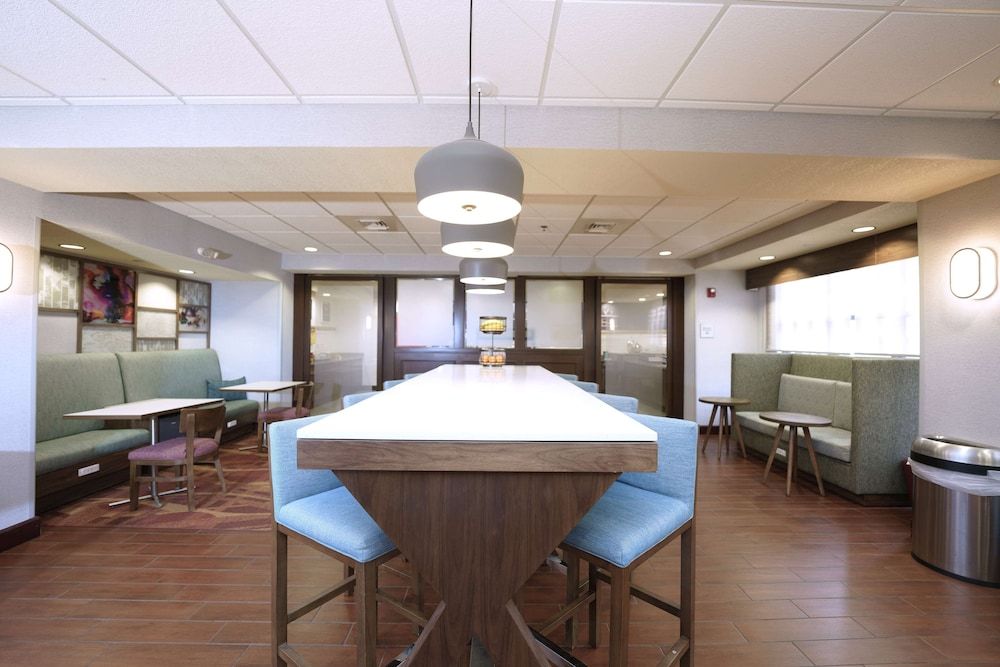 Hampton Inn Hays-North of I-70 2