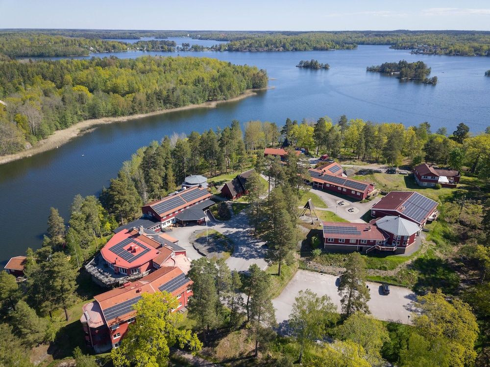 Vårdnäs Stiftsgård 3 estrellas en Brokind