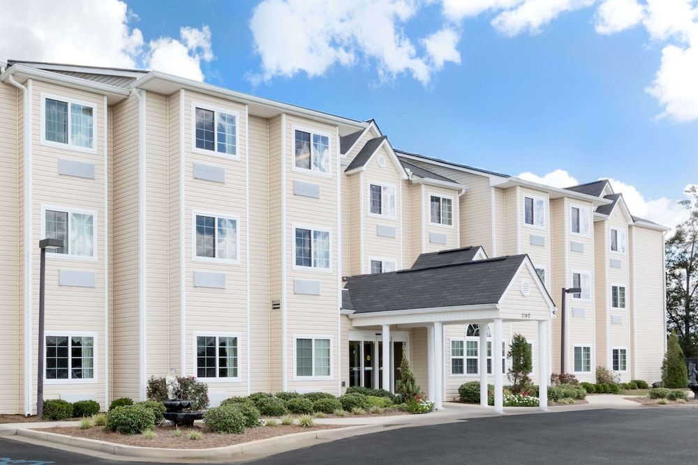 Microtel Inn & Suites by Wyndham Ozark 2 estrellas en Ozark