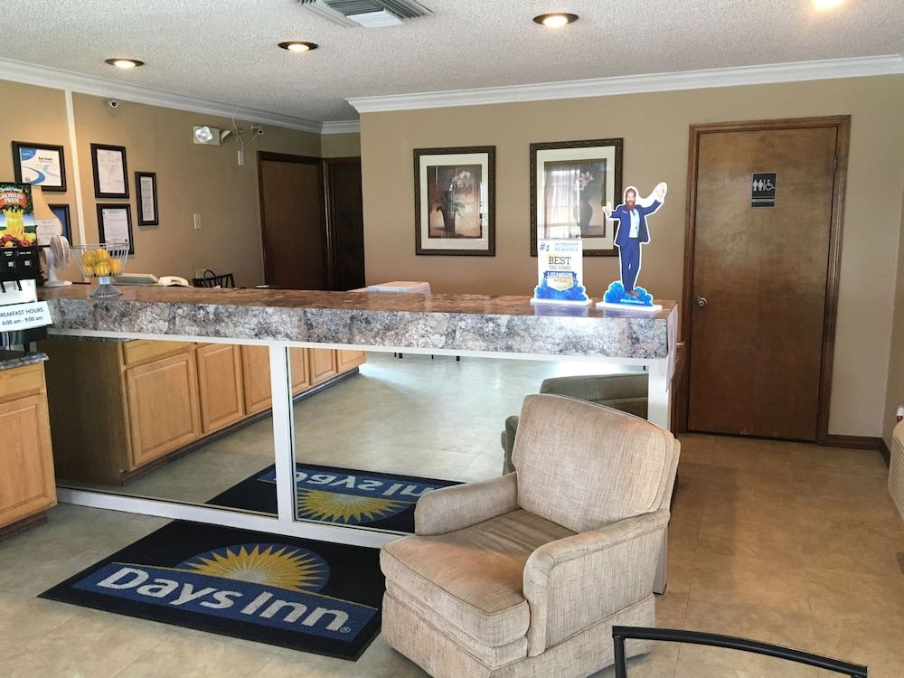 Days Inn by Wyndham Madison 2