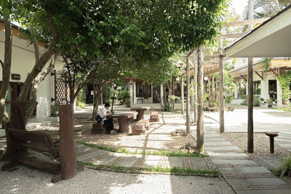 Maikaew Damnoen Resort 2