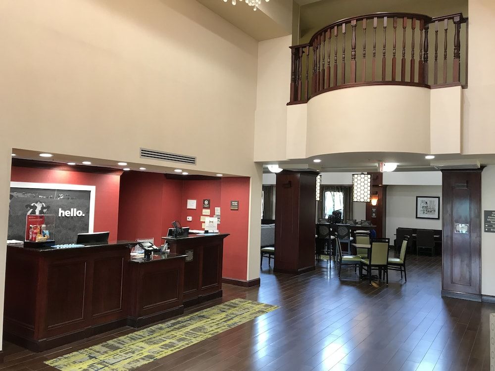 Hampton Inn & Suites Lamar 2