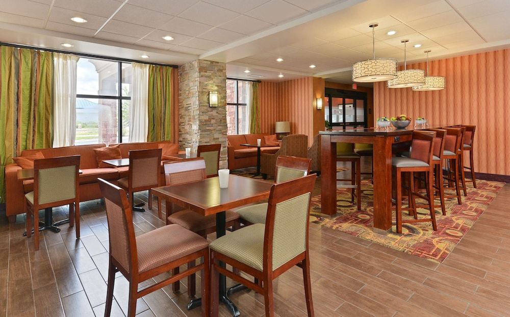 Hampton Inn Muscatine 3