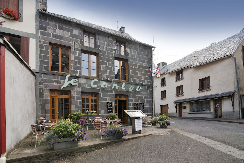 Auberge Le Cantou 2 estrellas en Orcival