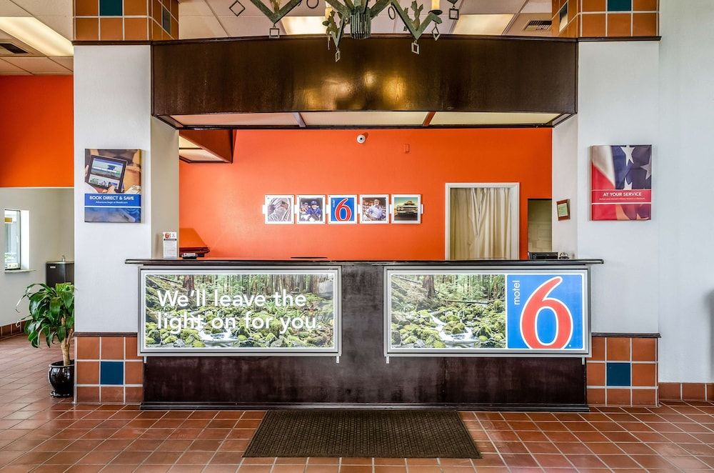 Motel 6 Oakdale, CA 3