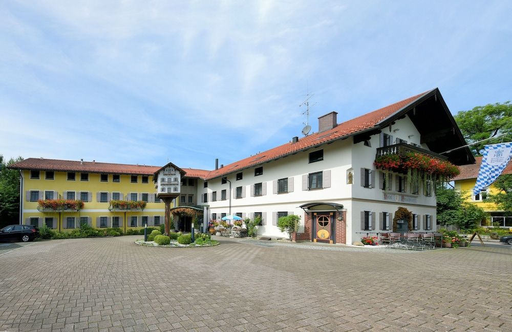 Hotel Neuwirt 3 estrellas en Sauerlach