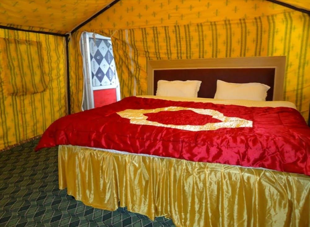 Royal Deluxe Camp 3