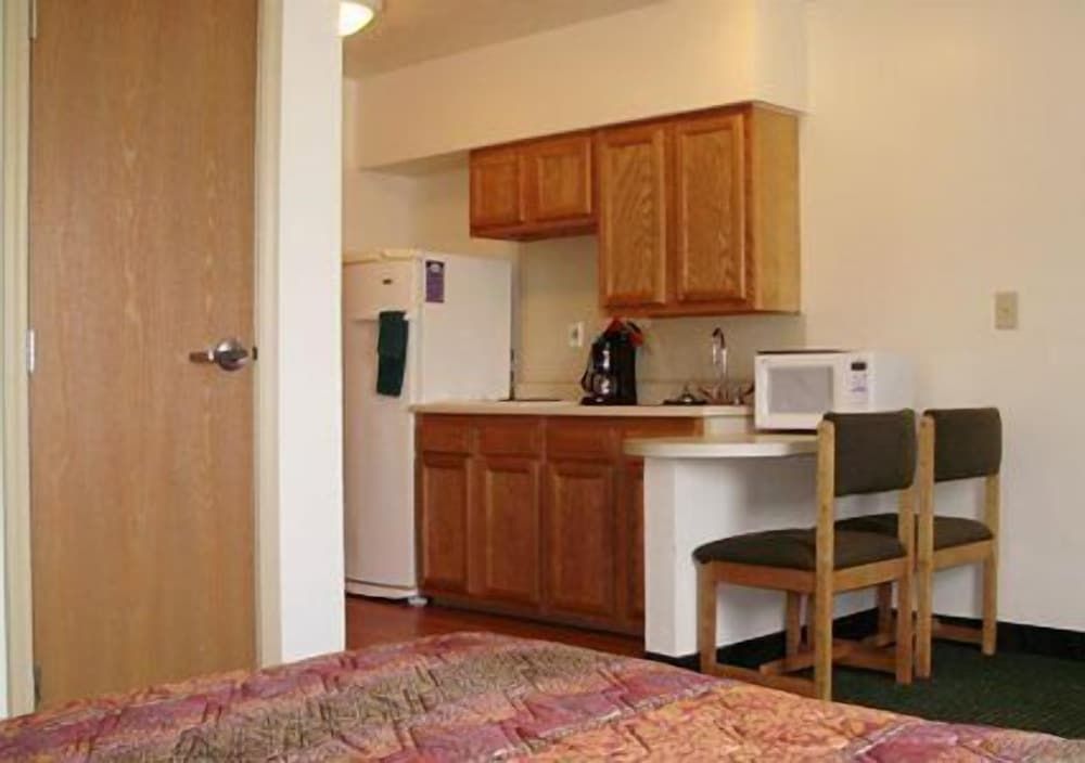 Birch Hill Suites Dayton - WP AFB 3