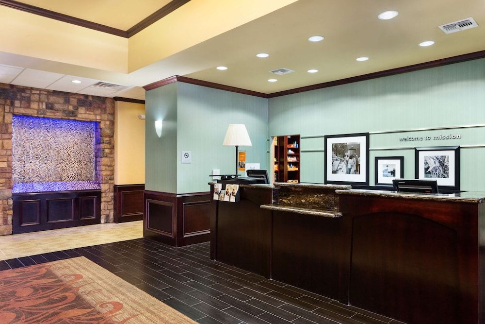 Hampton Inn & Suites Mission 3