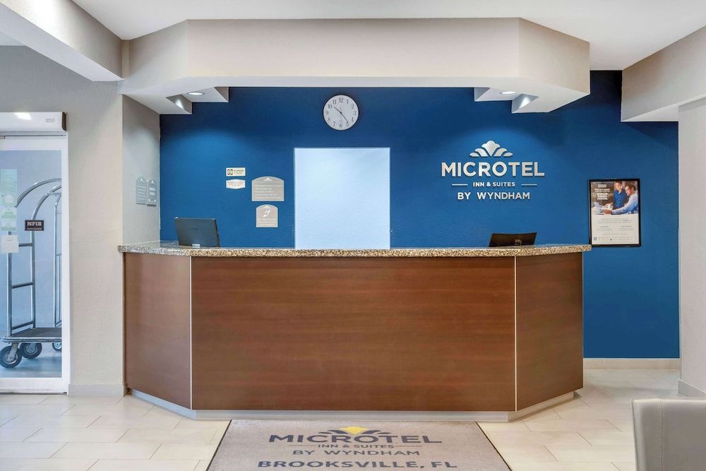 Microtel Inn & Suites by Wyndham Brooksville 3