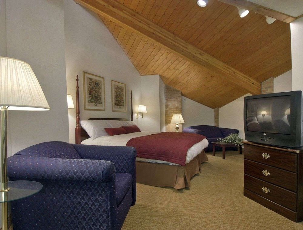 Baymont by Wyndham Whitewater 3
