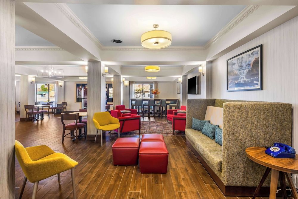 Hampton Inn Marion 2