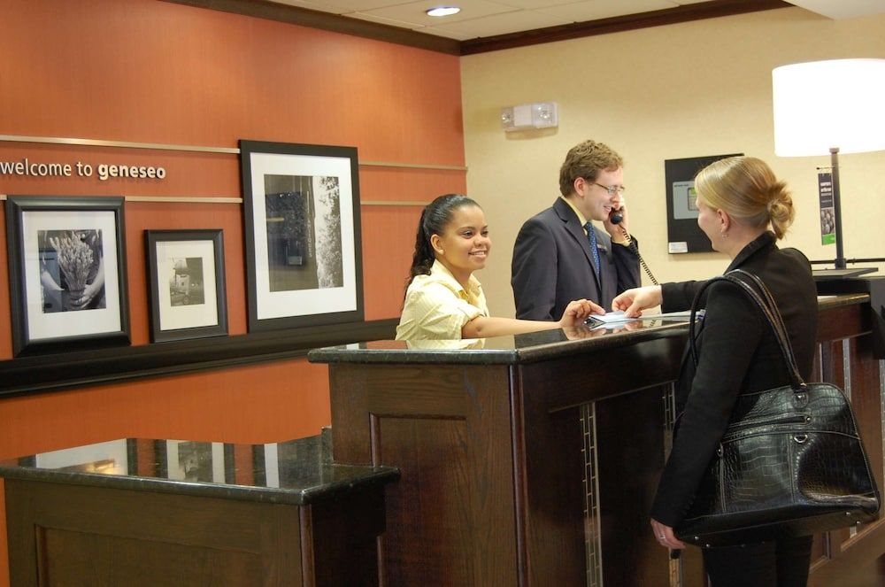 Hampton Inn Geneseo 3