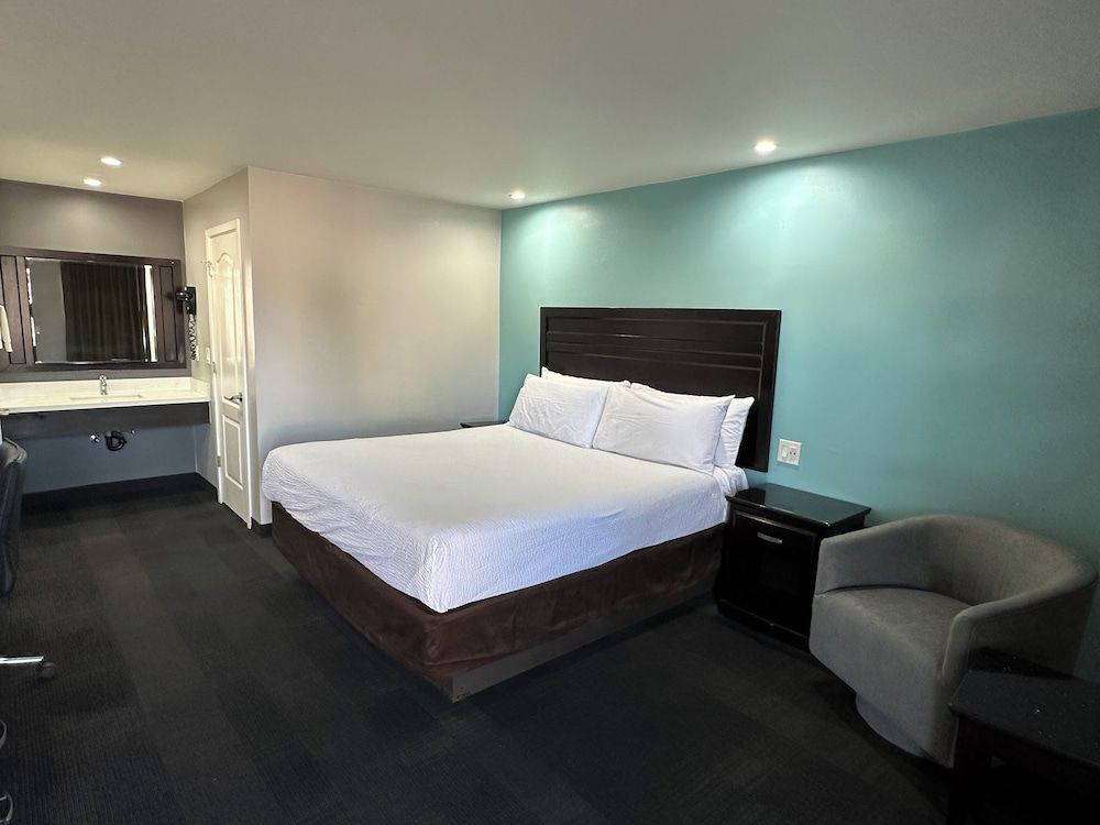 Sunset Inn Lake Oroville 3