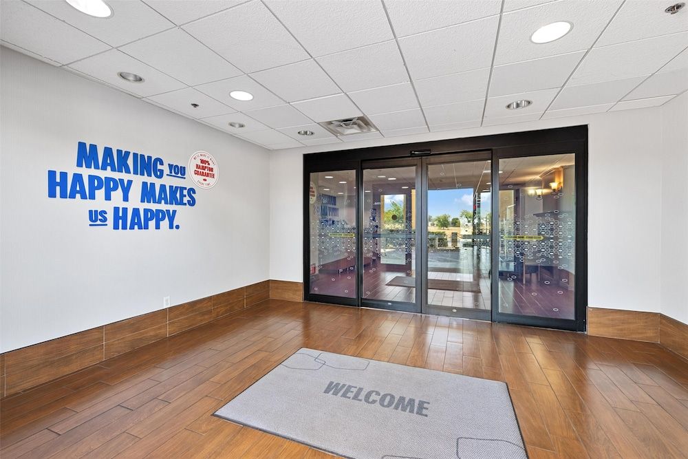 Hampton Inn And Suites Madera 3