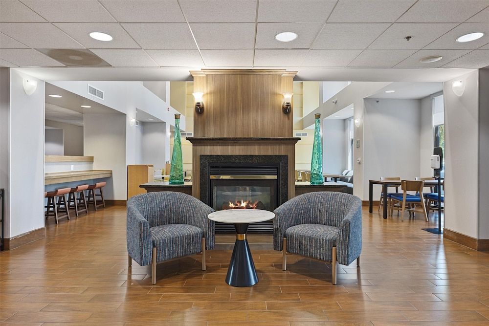 Hampton Inn And Suites Madera 2