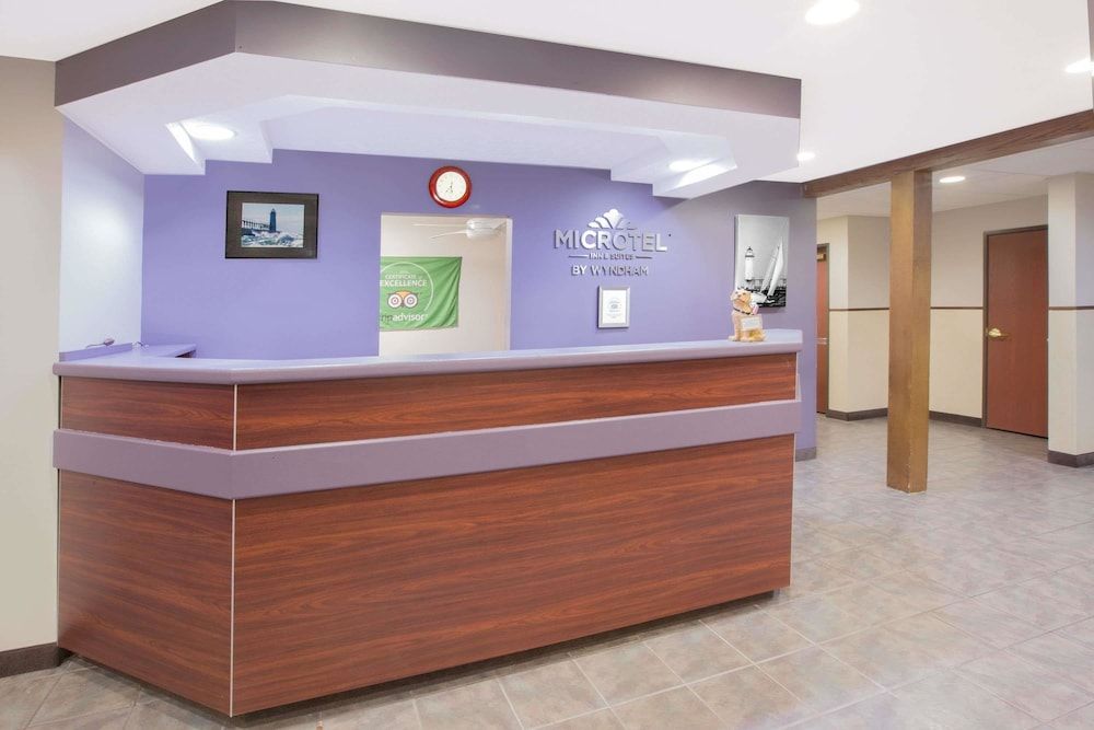 Microtel Inn & Suites by Wyndham Manistee 3