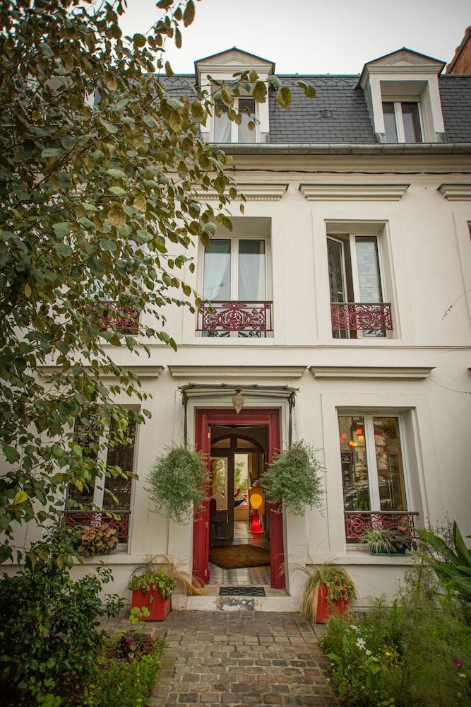 Le Jardin des Toiles -1 estrellas en Triel-sur-Seine