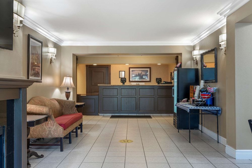 Best Western Colonial Inn 3