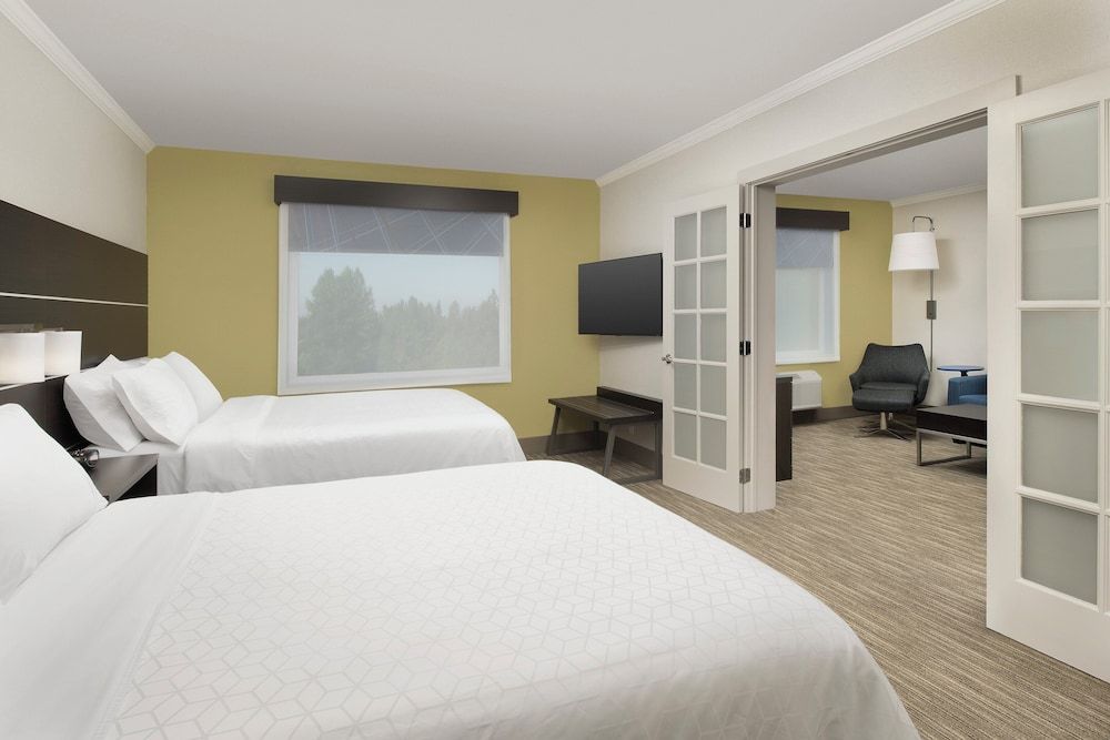 Holiday Inn Express Hotel & Suites Puyallup (Tacoma Area) by IHG 2