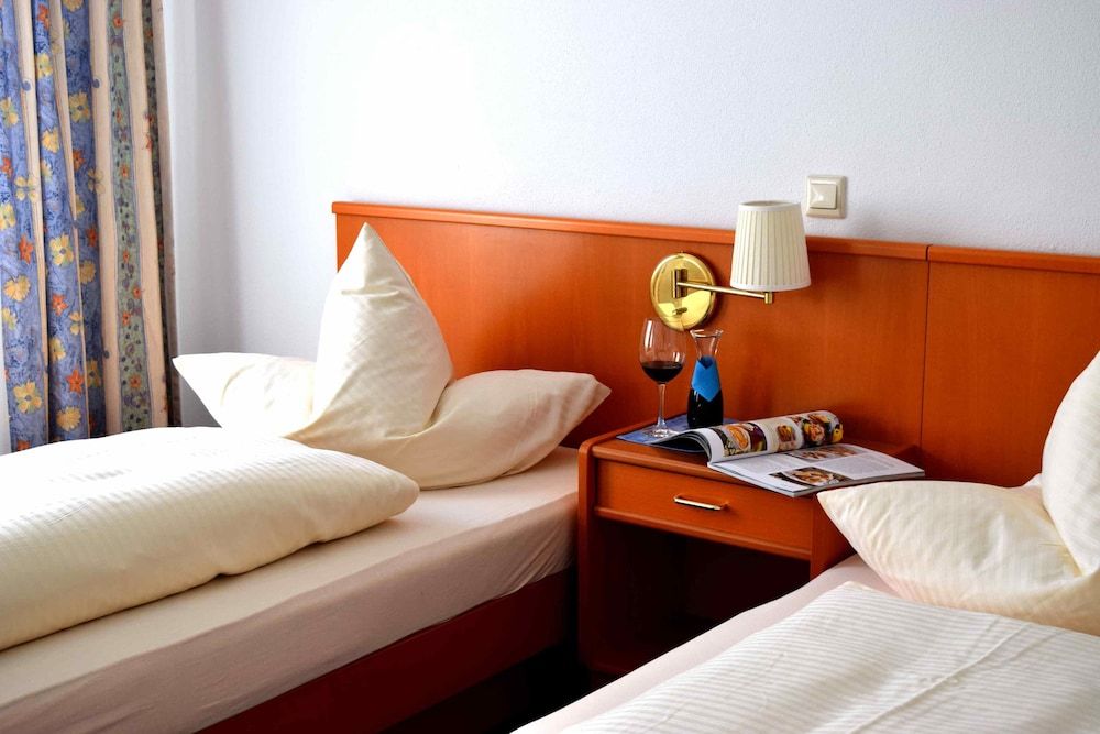A8 Hotel im Darchinger Hof, Bed & Breakfast 2