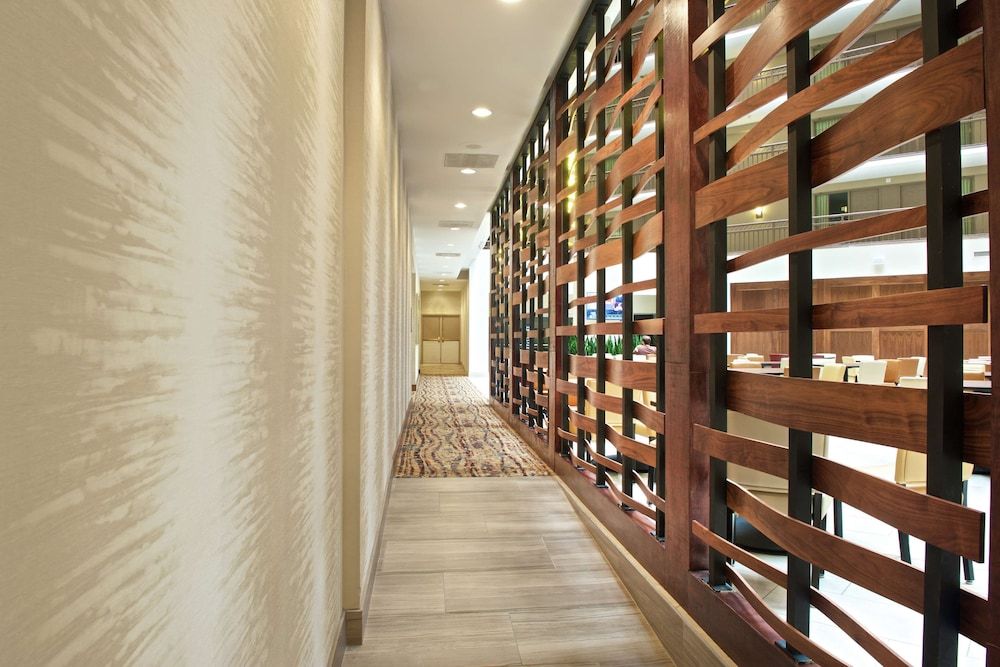 Embassy Suites by Hilton Portland Tigard 3