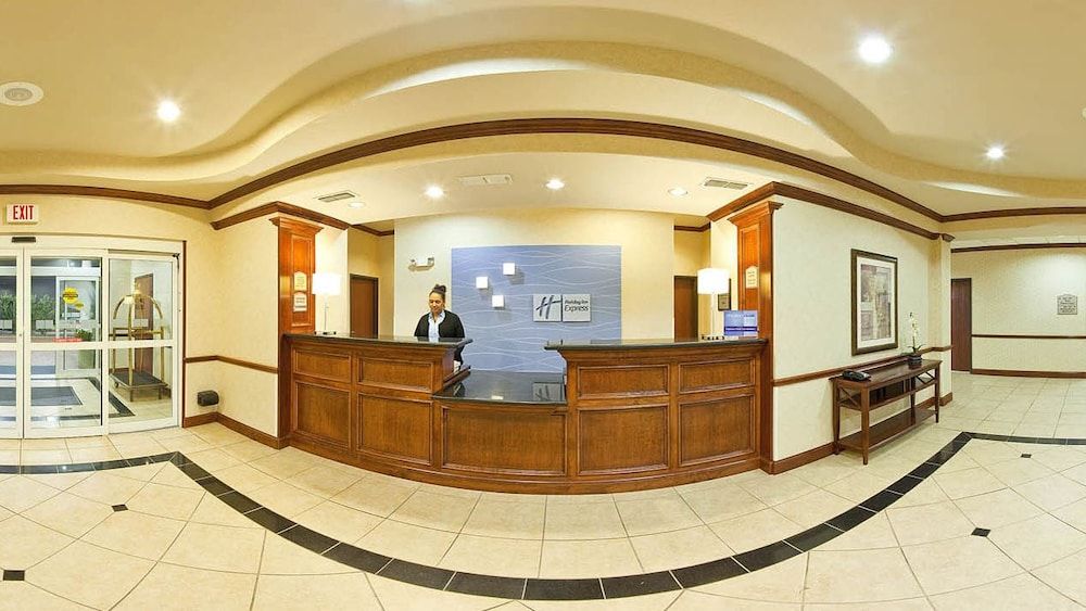 Holiday Inn Express Hotel & Suites Sherman Highway 75 by IHG 2