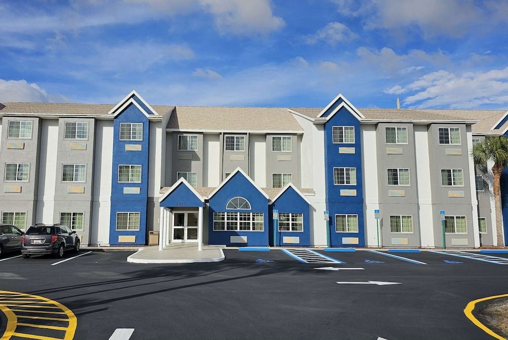 Microtel Inn & Suites by Wyndham Bushnell 2 estrellas en Bushnell