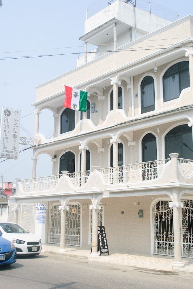 Hotel Claudia 2 estrellas en Macuspana