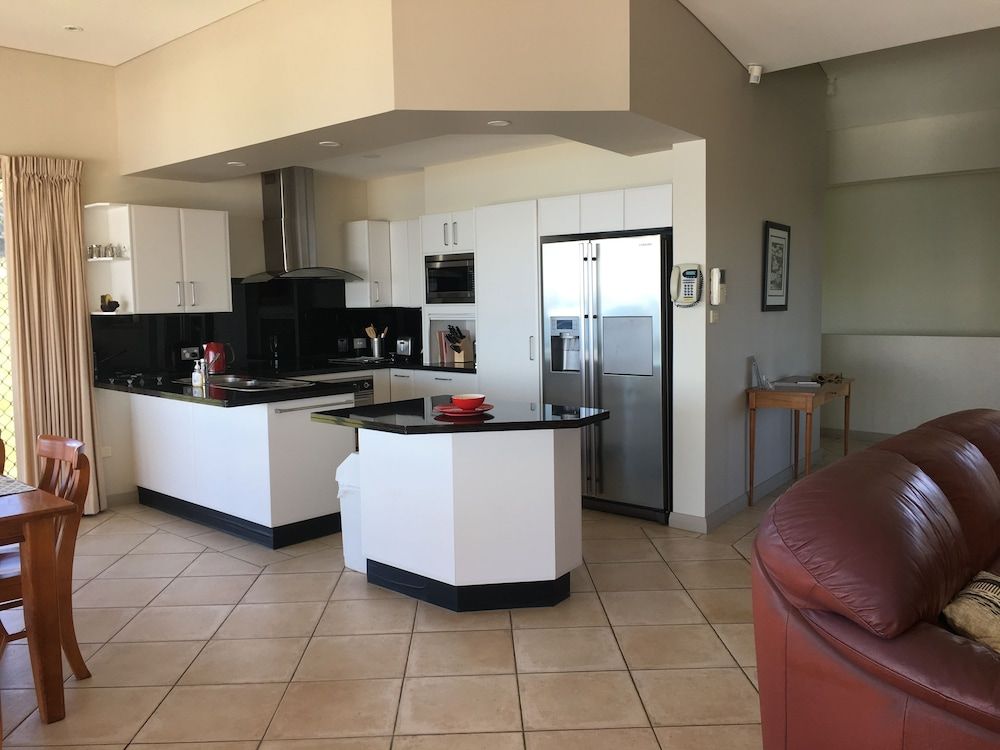OceanScape Luxury Beachfront Villas 3