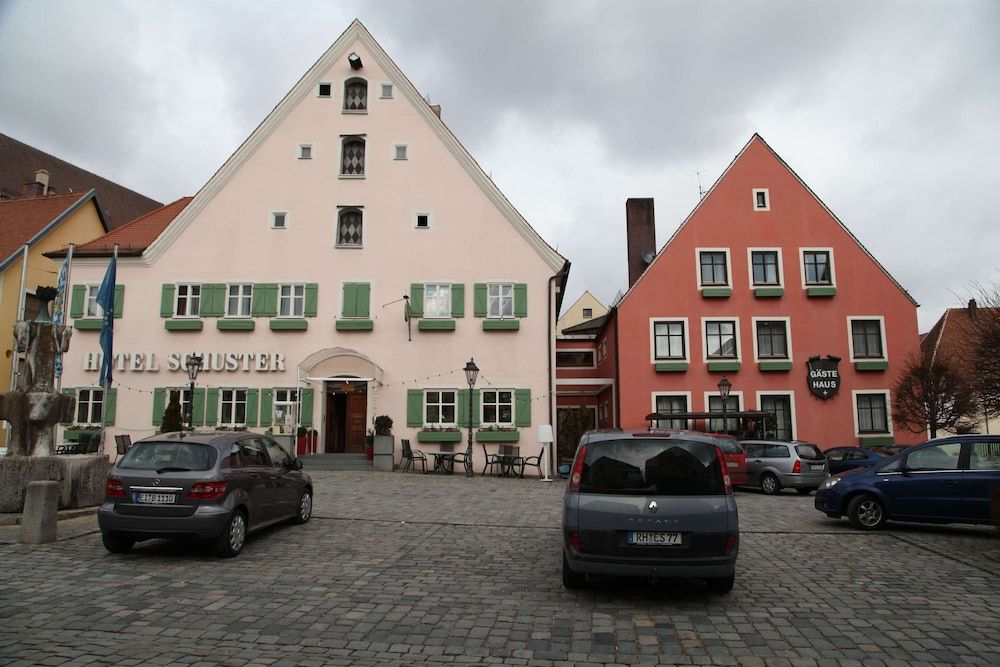 Hotel Landgasthof Schuster -1 estrellas en Greding