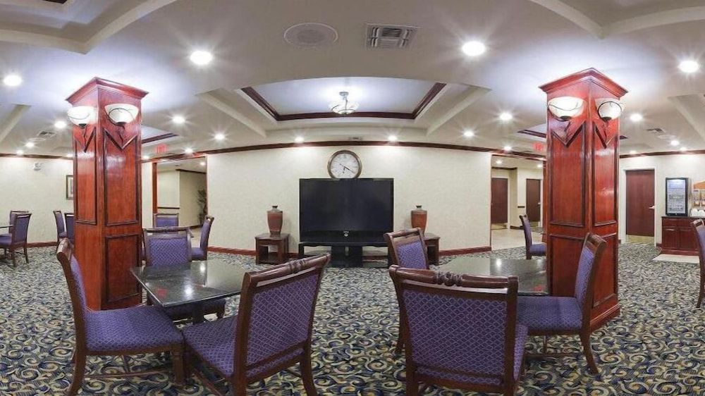 Holiday Inn Express & Suites Pampa by IHG 2