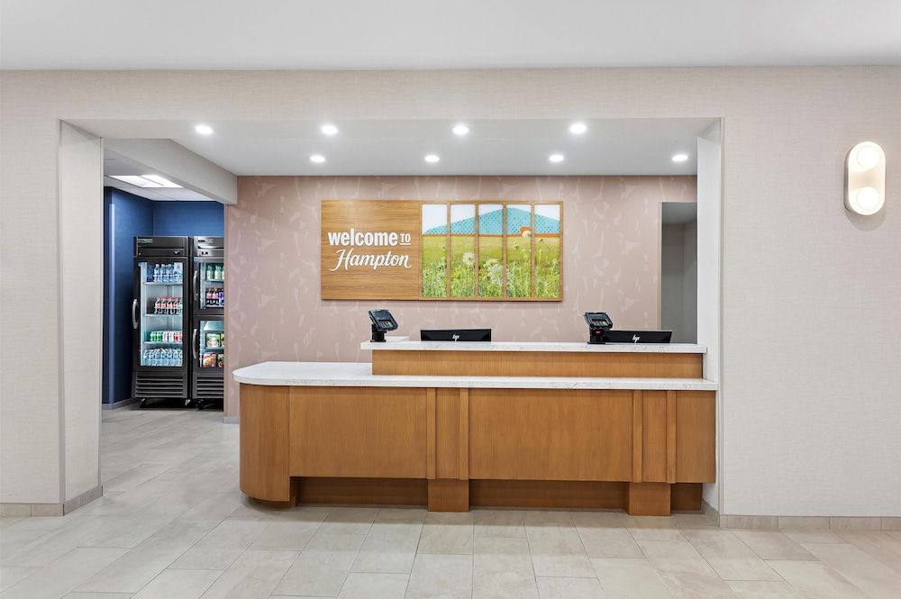 Hampton Inn & Suites Bolingbrook 2