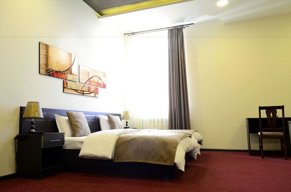 Tomu's Hotel 3