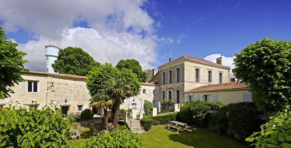 Domaine la Fontaine -1 estrellas en Soubran