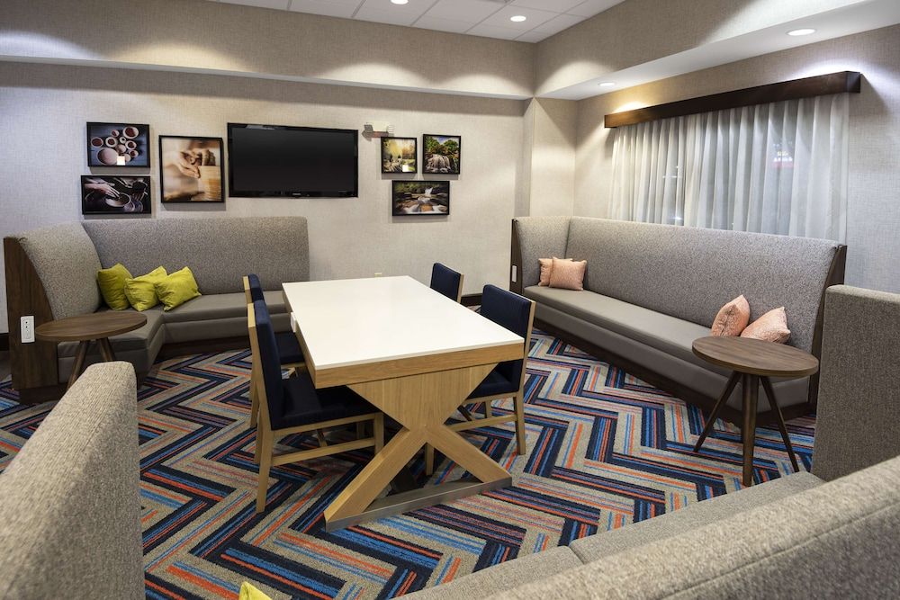 Hampton Inn Greenville 2