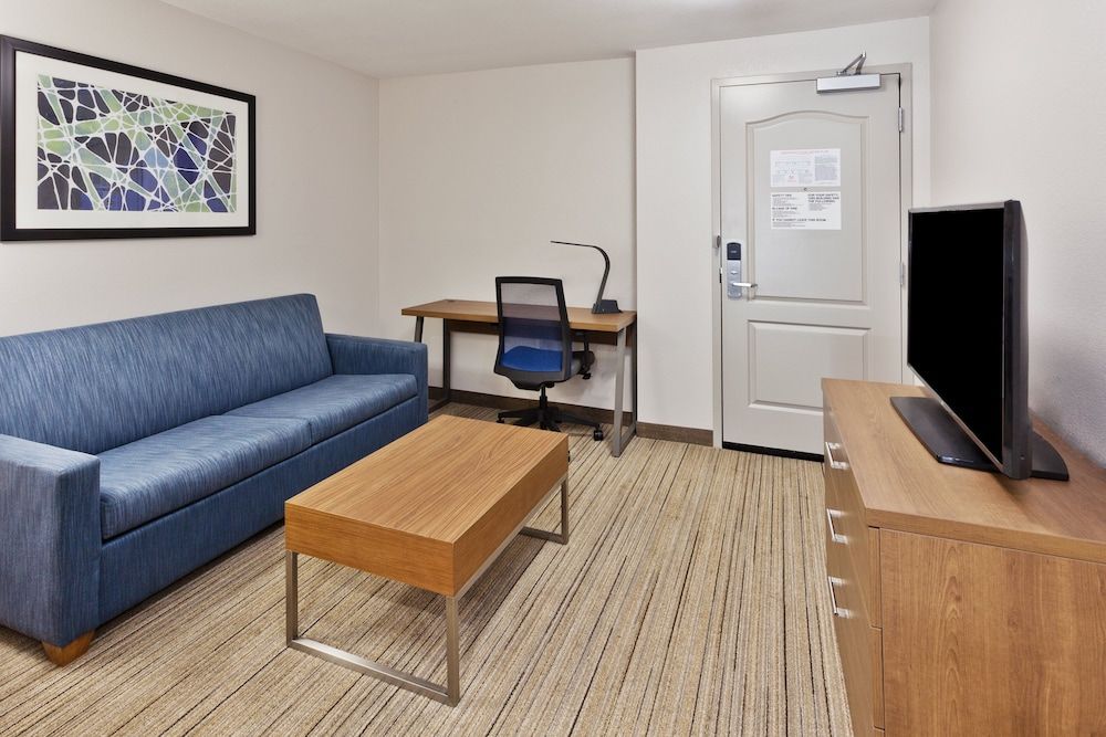 Holiday Inn Express & Suites Rome-East by IHG 3