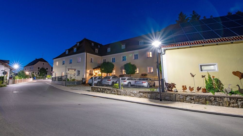 Landhaus Krone -1 estrellas en Steinach