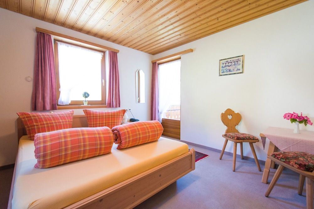 Hotel Cuntera 2