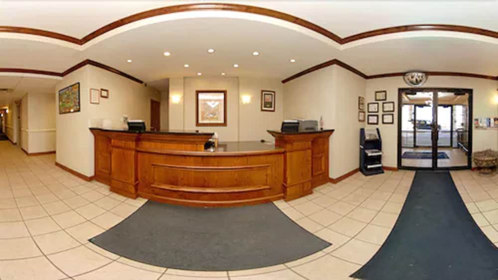 Holiday Inn Express & Suites Plainview by IHG 3