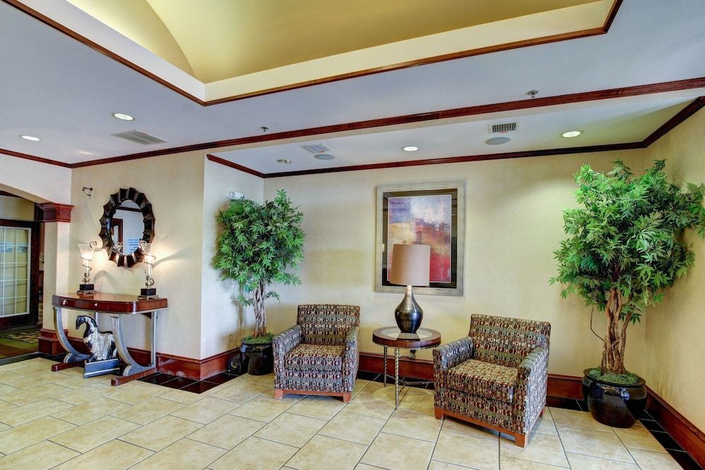 Holiday Inn Express Hotel & Suites San Angelo by IHG 2