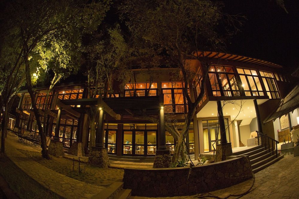 Deer Park Hotel 2